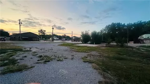 10901 E Truman Rd, Independence, MO 64052 photo 4