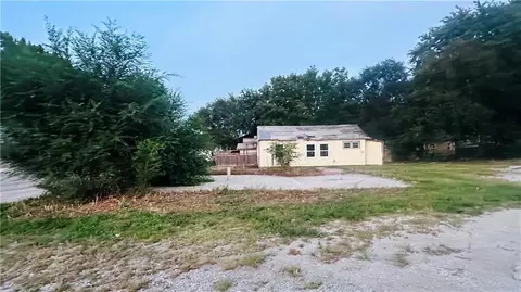 10901 E Truman Rd, Independence, MO 64052 photo 3