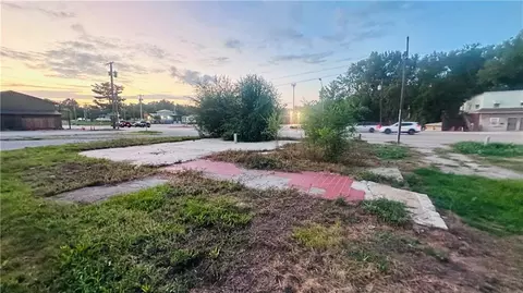 10901 E Truman Rd, Independence, MO 64052 photo 6
