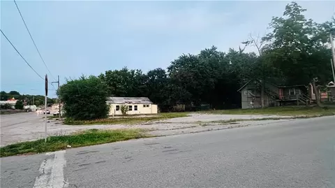 10901 E Truman Rd, Independence, MO 64052 photo 2