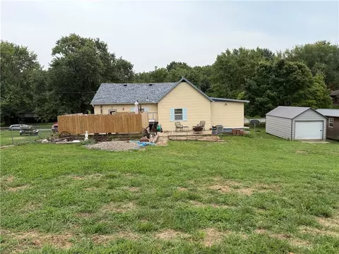 Exterior - 1119 Mound St, Atchison, KS 66002 photo 7 of 7