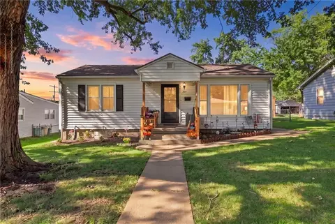 530 Pennsylvania Ave, Leavenworth, KS 66048