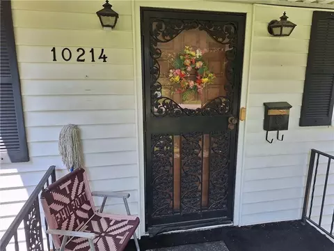 Exterior - 10214 E Sheley Rd, Independence, MO 64052 photo 2 of 10
