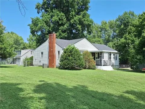 Exterior - 10214 E Sheley Rd, Independence, MO 64052 photo 1 of 10