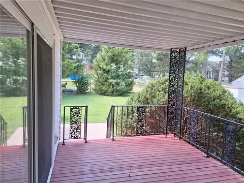 Exterior - 10214 E Sheley Rd, Independence, MO 64052 photo 9 of 10