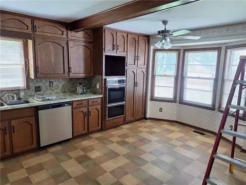 Kitchen - 10214 E Sheley Rd, Independence, MO 64052 photo 2 of 2