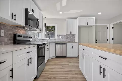 Kitchen - 18513 E 5th Terr St, Independence, MO 64056 photo 2 of 4