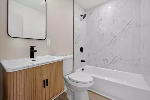 Bath - 18513 E 5th Terr St, Independence, MO 64056 photo 2 of 3