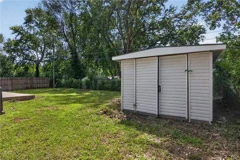 Exterior - 18513 E 5th Terr St, Independence, MO 64056 photo 7 of 7