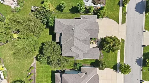 9404 W 163rd Pl, Overland Park, KS 66085