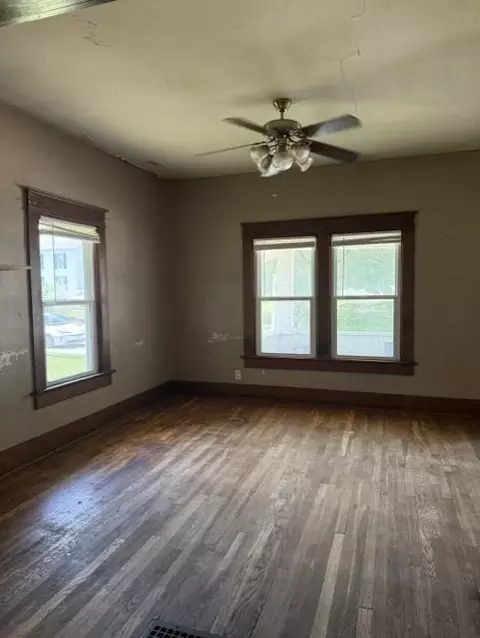414 N West St, Cameron, MO 64429 photo 3