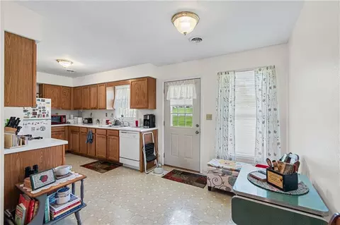 Kitchen - 1110-1122 W Prospect St, Cameron, MO 64429 photo 3 of 6