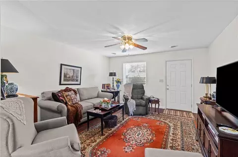 Living - 1110-1122 W Prospect St, Cameron, MO 64429 photo 4 of 4