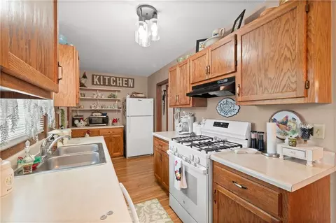 Kitchen - 1110-1122 W Prospect St, Cameron, MO 64429 photo 2 of 6
