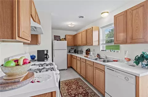 Kitchen - 1110-1122 W Prospect St, Cameron, MO 64429 photo 6 of 6