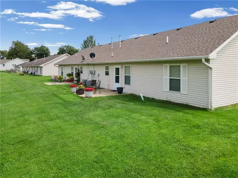 Exterior - 1110-1122 W Prospect St, Cameron, MO 64429 photo 4 of 5