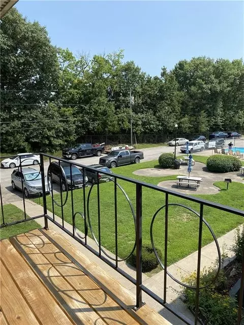 2811 Pembroke Ln #C-25, Saint Joseph, MO 64506