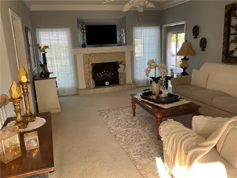 8543 N Robinhood Ave, Kansas City, MO 64154