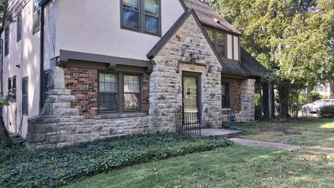 445 W 66th Ter, Kansas City, MO 64113