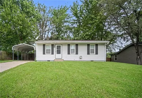 7318 NE 51st St, Kansas City, MO 64119