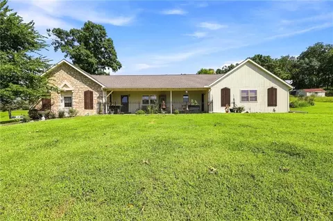 18676 Logan Rd, Leavenworth, KS 66048