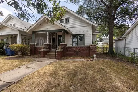 409 W 5th St, Coffeyville, KS 67337