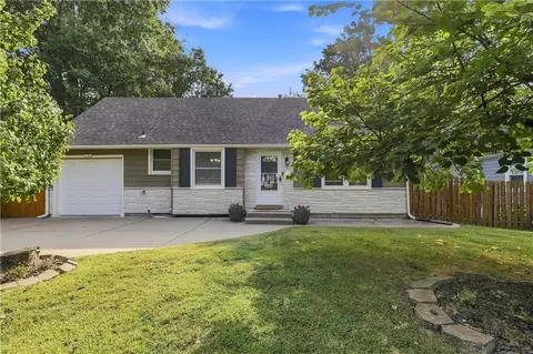 5011 Briar St, Roeland Park, KS 66205