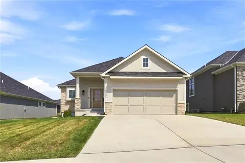 Exterior - 11229 Brome Dr, Kearney, MO 64060 photo 7 of 8