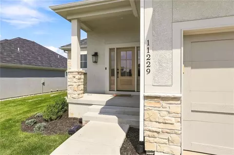 Exterior - 11229 Brome Dr, Kearney, MO 64060 photo 2 of 8