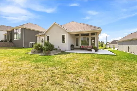 Exterior - 11229 Brome Dr, Kearney, MO 64060 photo 4 of 8