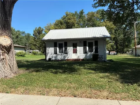 323 E 13th St, Ottawa, KS 66067 photo 2