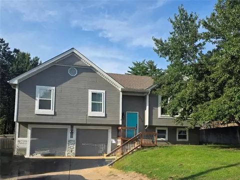 1226 NW 70th St, Kansas City, MO 64118