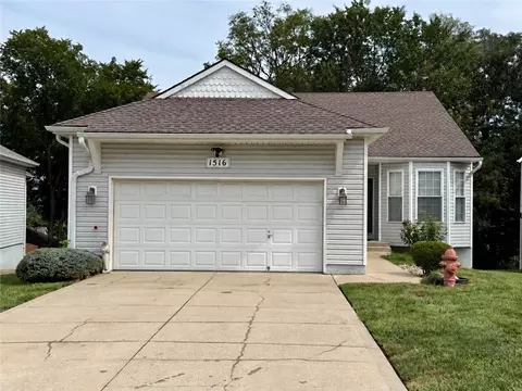 1516 NW Primrose Ln, Blue Springs, MO 64015