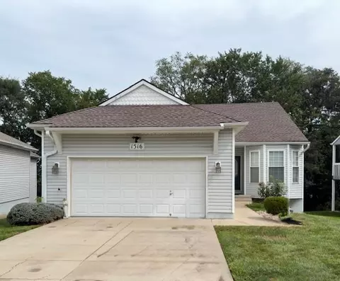 1516 NW Primrose Ln, Blue Springs, MO 64015