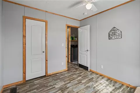 Bedroom - 115 NW 90th Ln, Lamar, MO 64759 photo 4 of 6