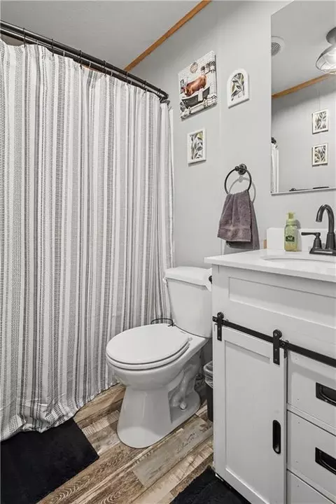 Bath - 115 NW 90th Ln, Lamar, MO 64759 photo 3 of 3