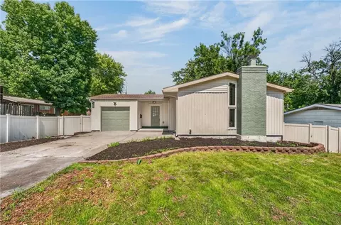 12204 E 46th Ter, Independence, MO 64055