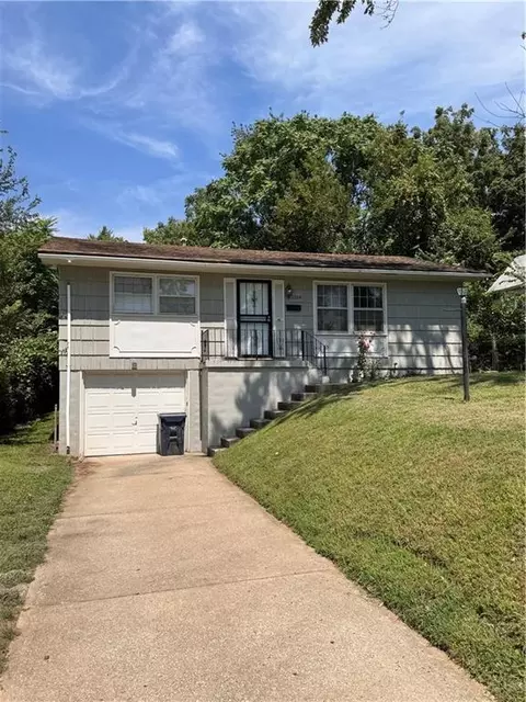 1204 E 81st St, Kansas City, MO 64131