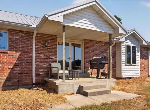 Exterior - 905 W Main St, Sheldon, MO 64784 photo 8 of 10