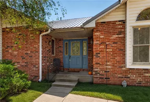 Exterior - 905 W Main St, Sheldon, MO 64784 photo 4 of 10