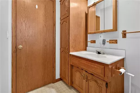 Bath - 905 W Main St, Sheldon, MO 64784 photo 2 of 6