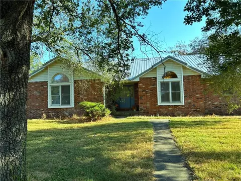 Exterior - 905 W Main St, Sheldon, MO 64784 photo 3 of 10