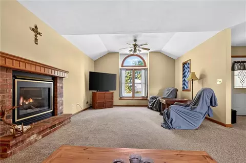 Living - 905 W Main St, Sheldon, MO 64784 photo 2 of 2