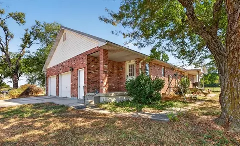 Exterior - 905 W Main St, Sheldon, MO 64784 photo 6 of 10