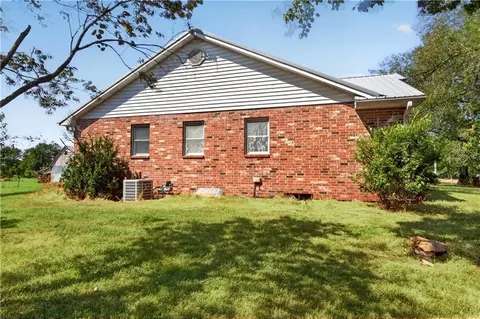 Exterior - 905 W Main St, Sheldon, MO 64784 photo 5 of 10