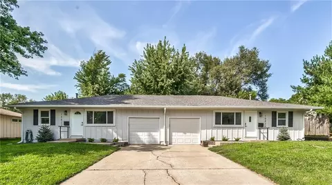 10820-10822 W 49 St, Shawnee, KS 66203