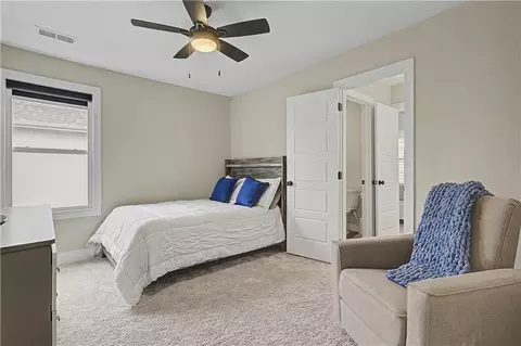 Bedroom - 1422 SW Georgetown Dr, Lees Summit, MO 64082 photo 2 of 4