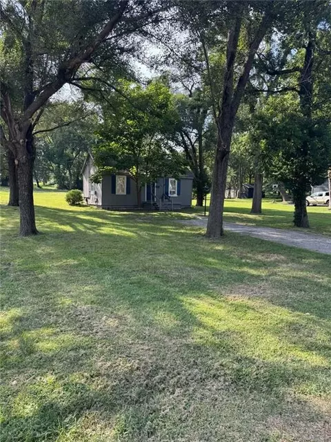5308 Quivira Rd, Shawnee, KS 66216