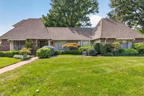 9722 Briar St, Overland Park, KS 66207