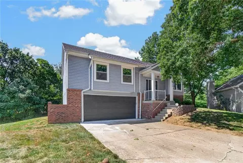 519 NW 42nd St, Blue Springs, MO 64015